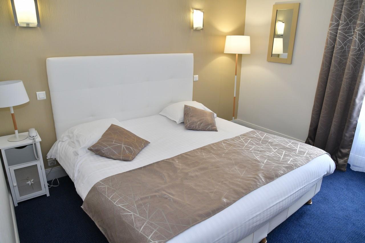 Le Renaissance Hotel Aurillac Ngoại thất bức ảnh