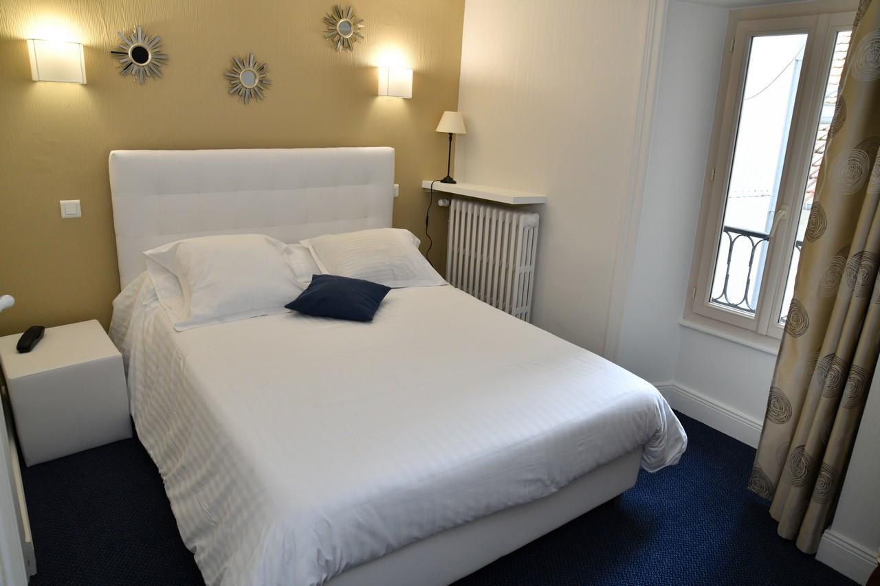 Le Renaissance Hotel Aurillac Ngoại thất bức ảnh