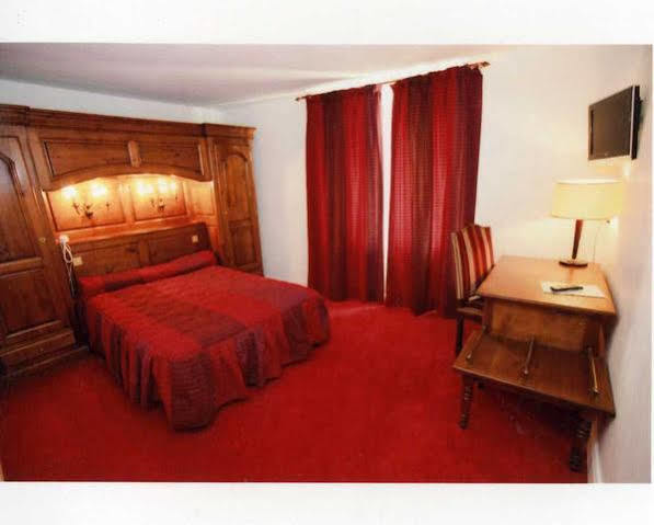 Le Renaissance Hotel Aurillac Ngoại thất bức ảnh